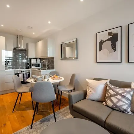 Cosy 1 Bedroom Apartment In The Heart Of Eastleigh Exterior photo